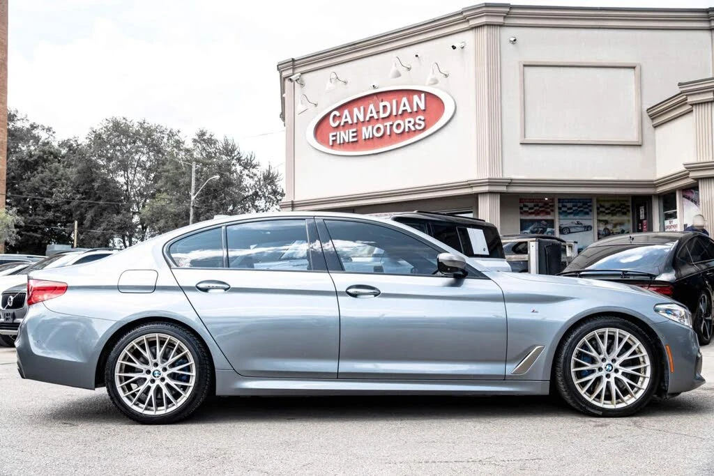 BMW 550 XDRIVE#PANORAMA/ПОДГРЕВ/ОБДУХВАНЕ/360КАМЕРИ/, снимка 2 - Автомобили и джипове - 55129398