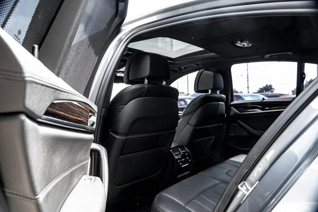 BMW 550 XDRIVE#PANORAMA/ПОДГРЕВ/ОБДУХВАНЕ/360КАМЕРИ/, снимка 13 - Автомобили и джипове - 55129398