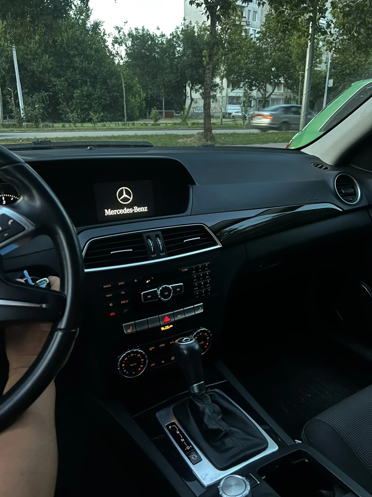 Mercedes-Benz C 220, снимка 15 - Автомобили и джипове - 55314994