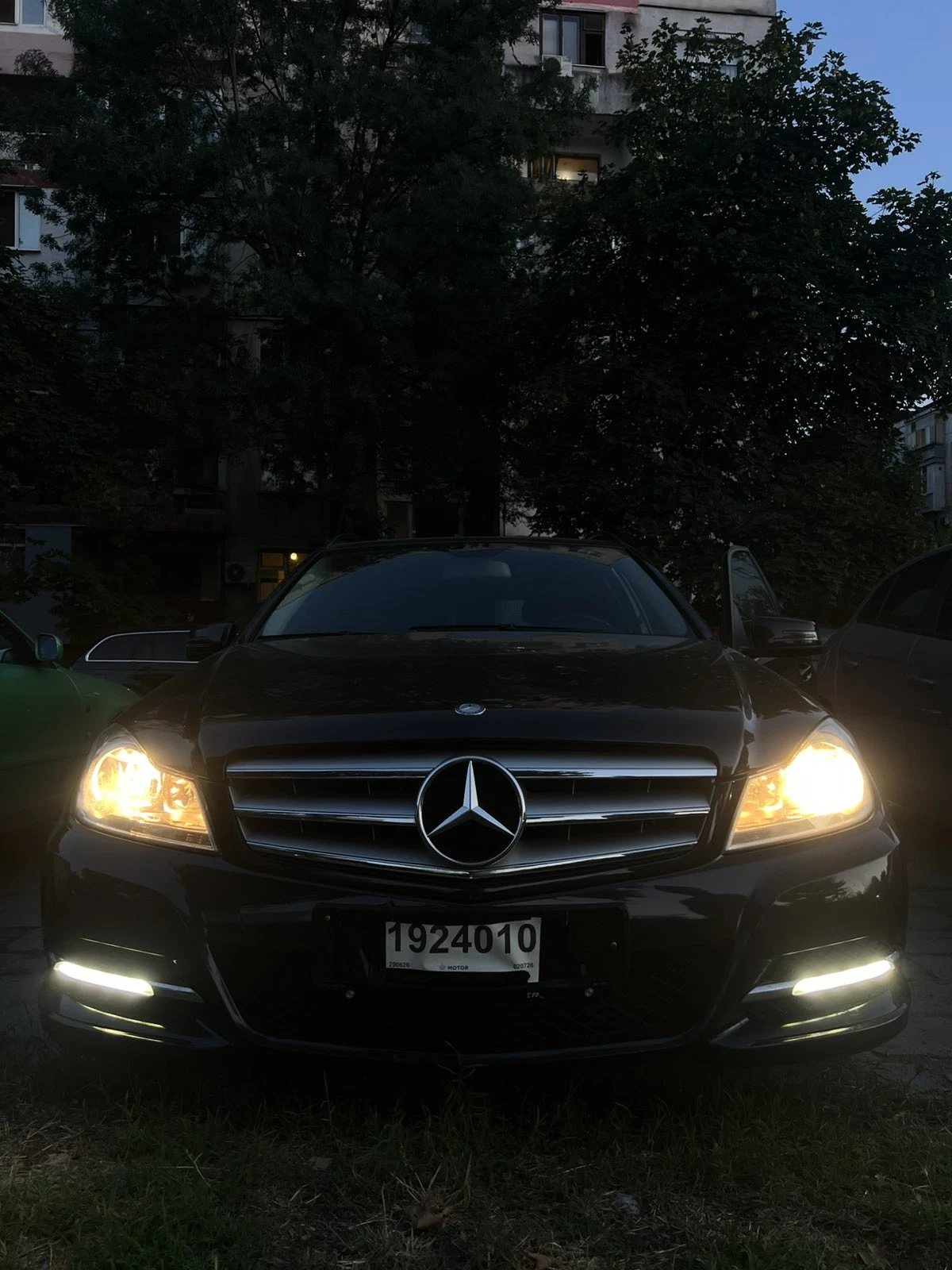 Mercedes-Benz C 220, снимка 16 - Автомобили и джипове - 55314994