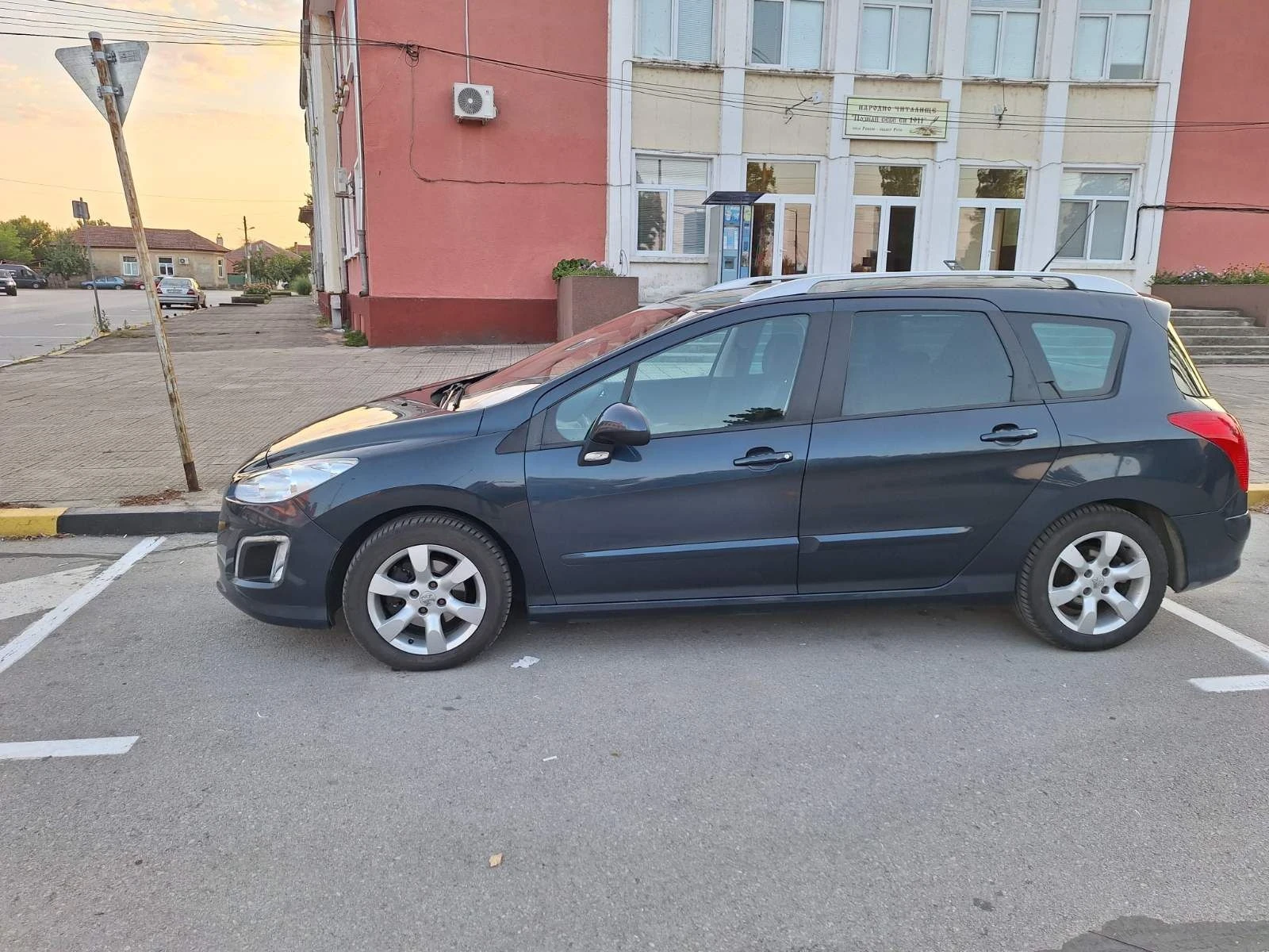 Peugeot 308 308SW, снимка 3 - Автомобили и джипове - 55571156