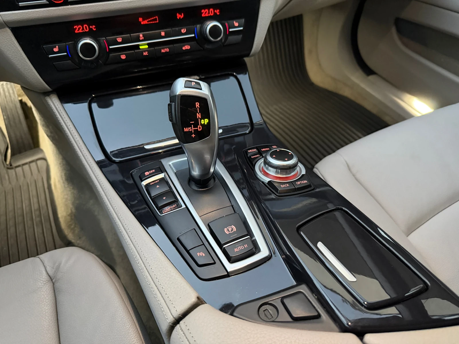 BMW 525 218к.с. M-пакет 20 цола НАВИ Подгрев, снимка 13 - Автомобили и джипове - 55994247