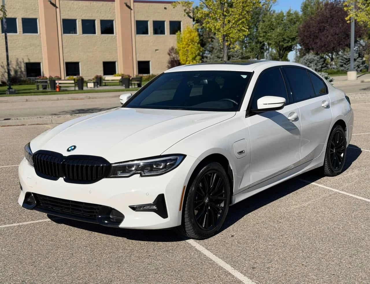 BMW 330 * 330e xDrive * CARFAX *  | Mobile.bg � ����������� 10