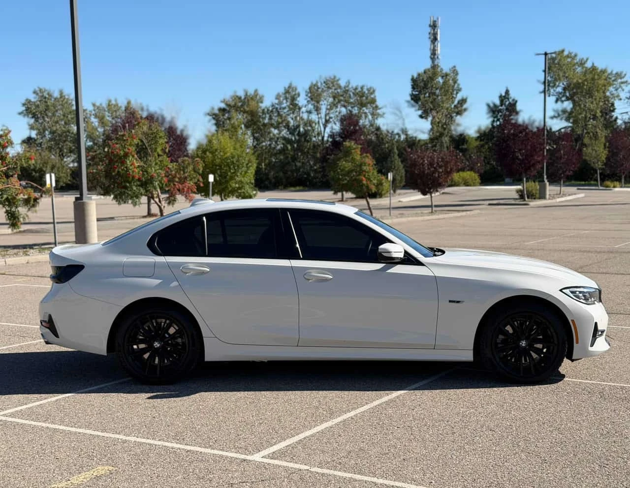 BMW 330 * 330e xDrive * CARFAX *  | Mobile.bg � ����������� 3