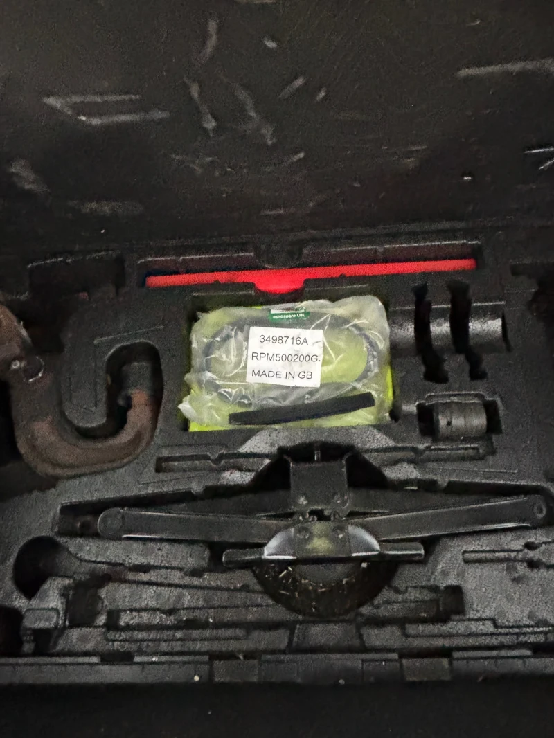 Land Rover Discovery, снимка 10 - Автомобили и джипове - 52550921