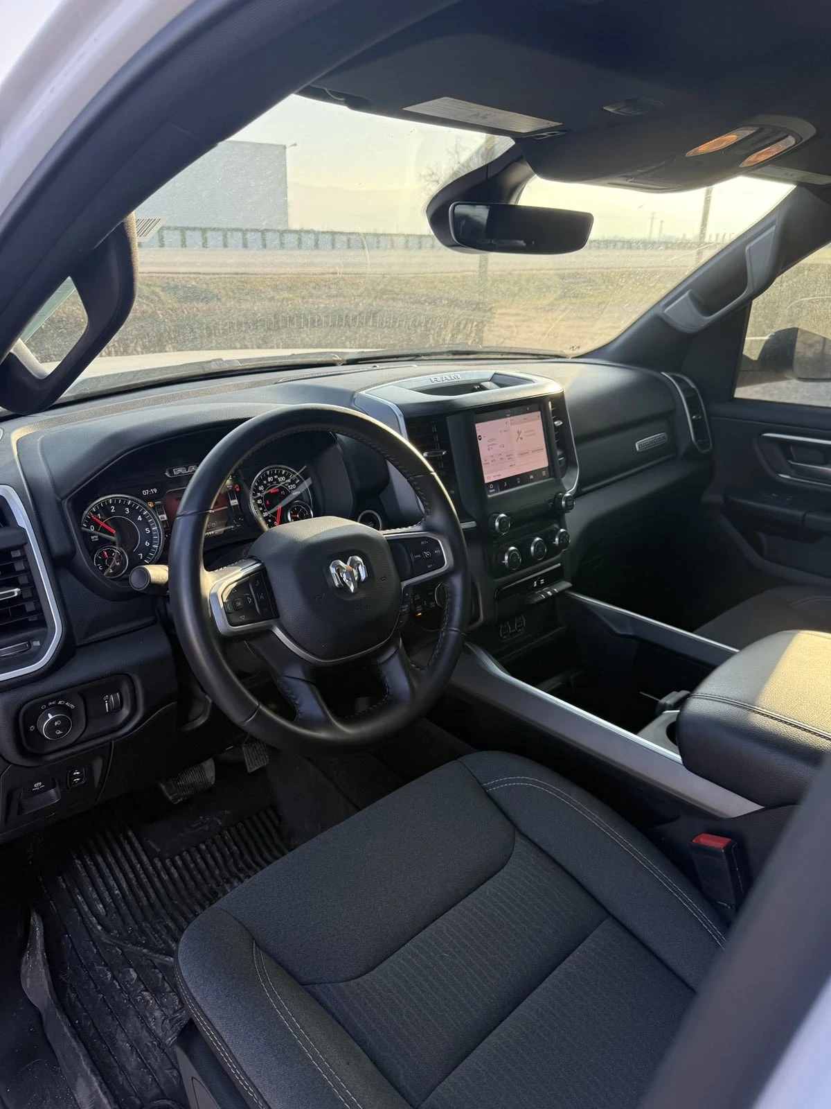Dodge RAM 1500 BiG HORN - изображение 10