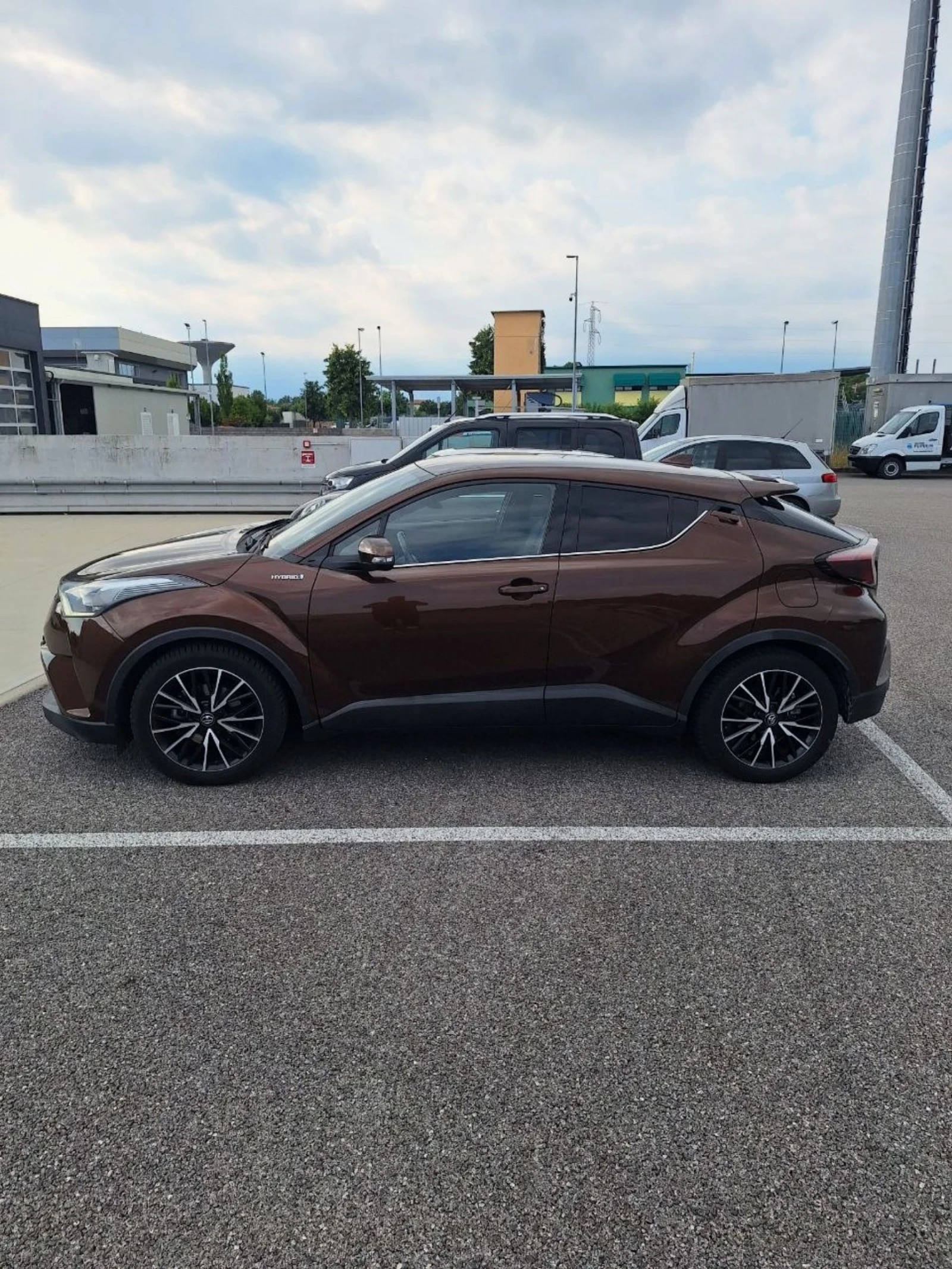 Toyota C-HR 1.8 122 К.С. ХИБРИД! LOUNGE! ОЧАКВАН ВНОС! - изображение 4