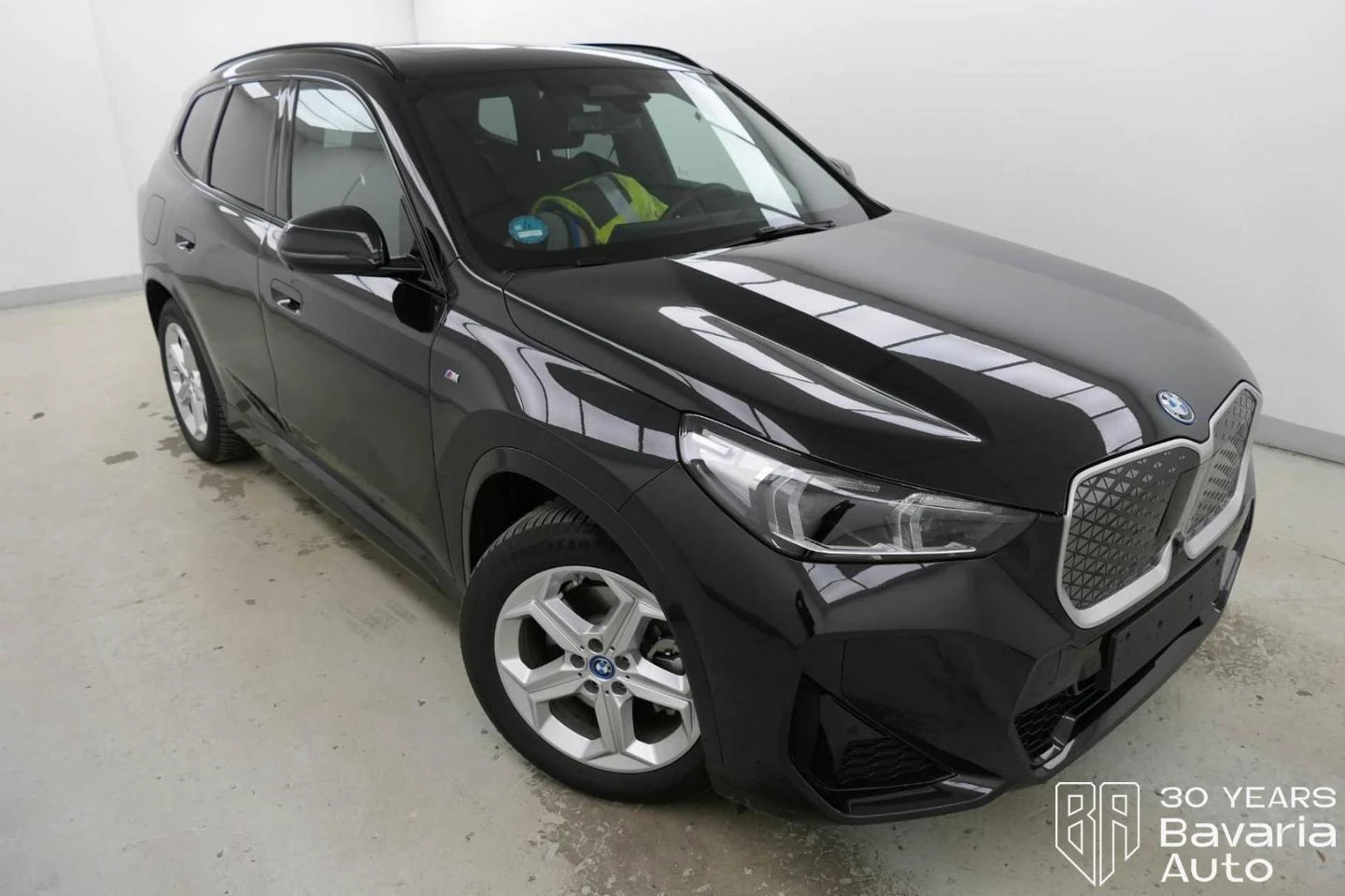 BMW iX1 30 xDrive M Sport Paket | Mobile.bg   4