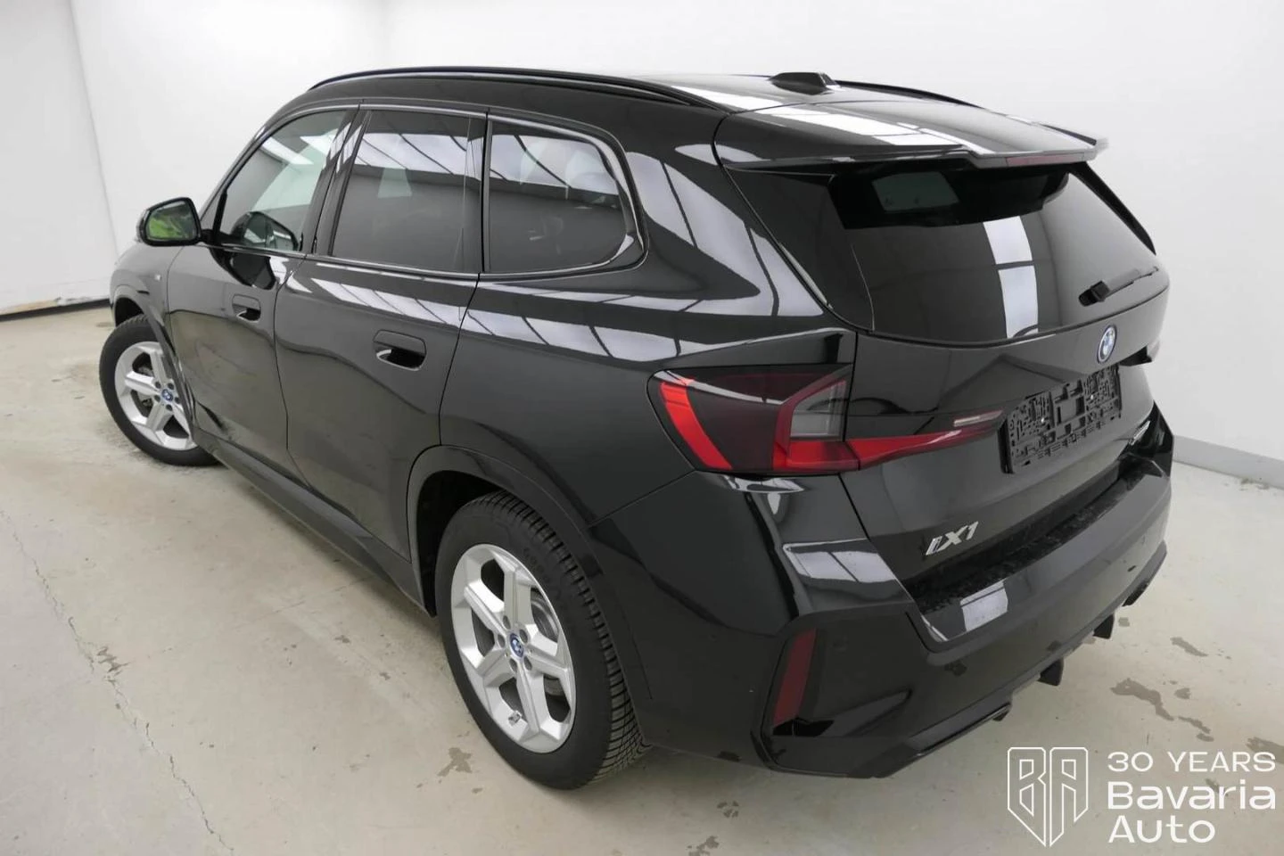 BMW iX1 30 xDrive M Sport Paket | Mobile.bg   2