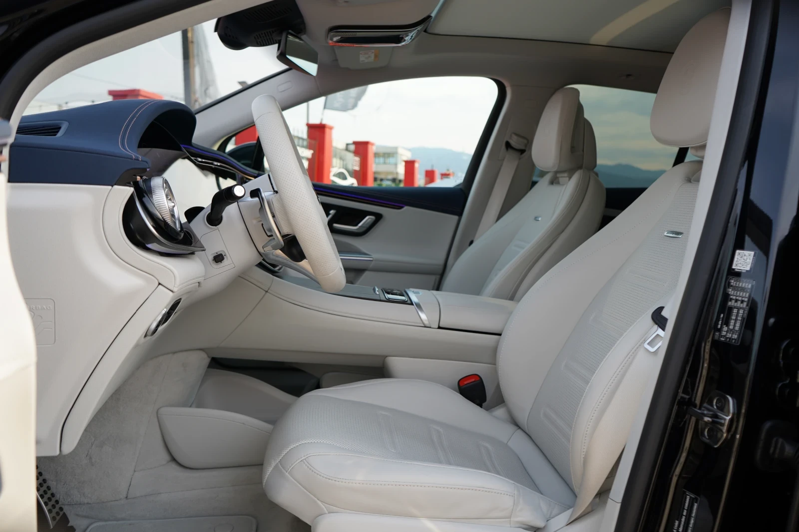 Mercedes-Benz EQE 43 AMG* SUV* HYPERSCREEN* BURM* PANO* 360* DISTR* , снимка 7 - Автомобили и джипове - 53726430