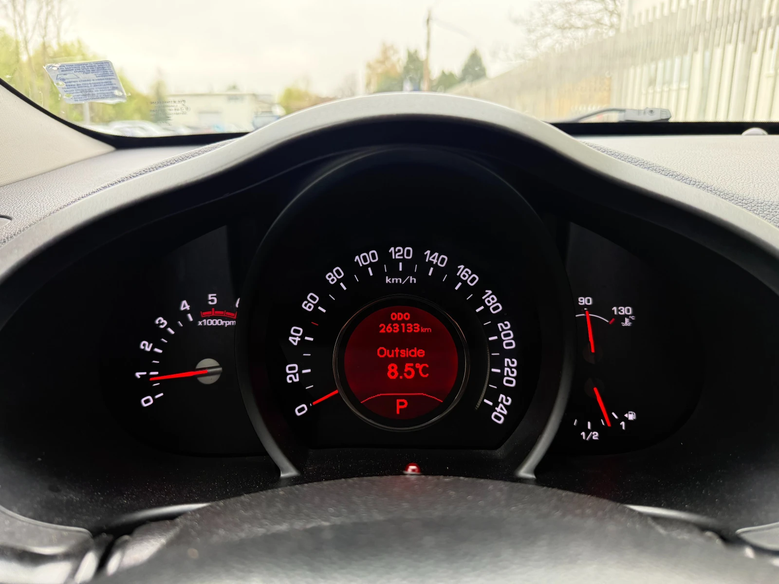 Kia Sportage 2.0 CRDi 184 к.с. Авт. 4x4 | нови гуми, снимка 16 - Автомобили и джипове - 54264640