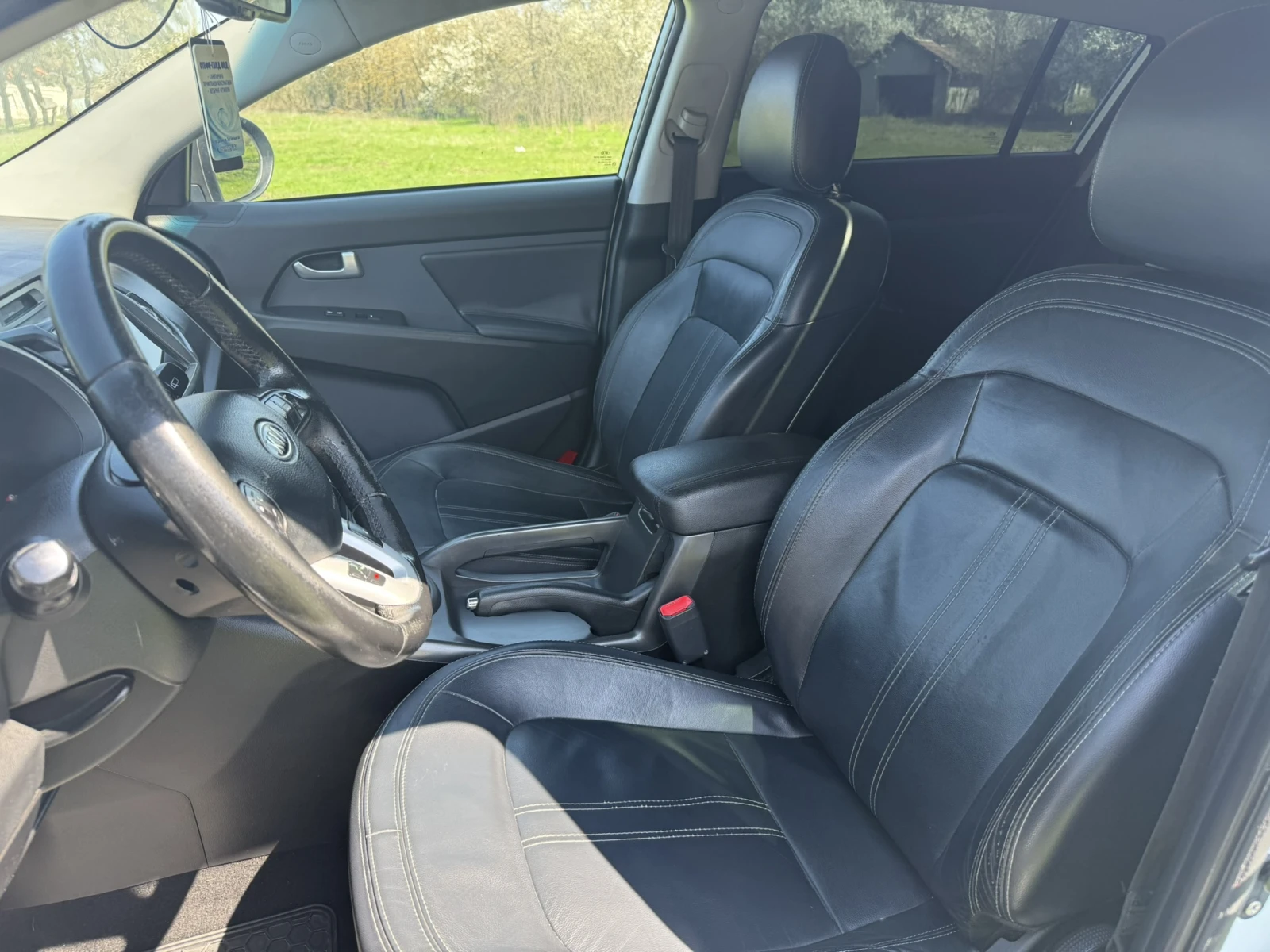 Kia Sportage 2.0 CRDi 184 к.с. Авт. 4x4 | нови гуми, снимка 15 - Автомобили и джипове - 54264640