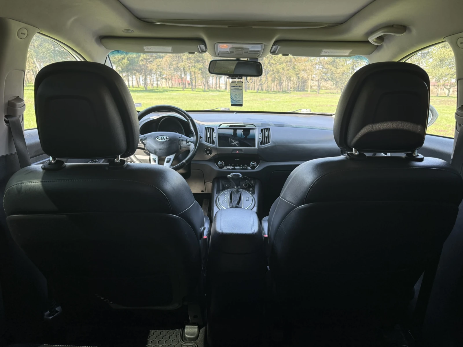 Kia Sportage 2.0 CRDi 184 к.с. Авт. 4x4 | нови гуми, снимка 13 - Автомобили и джипове - 54264640