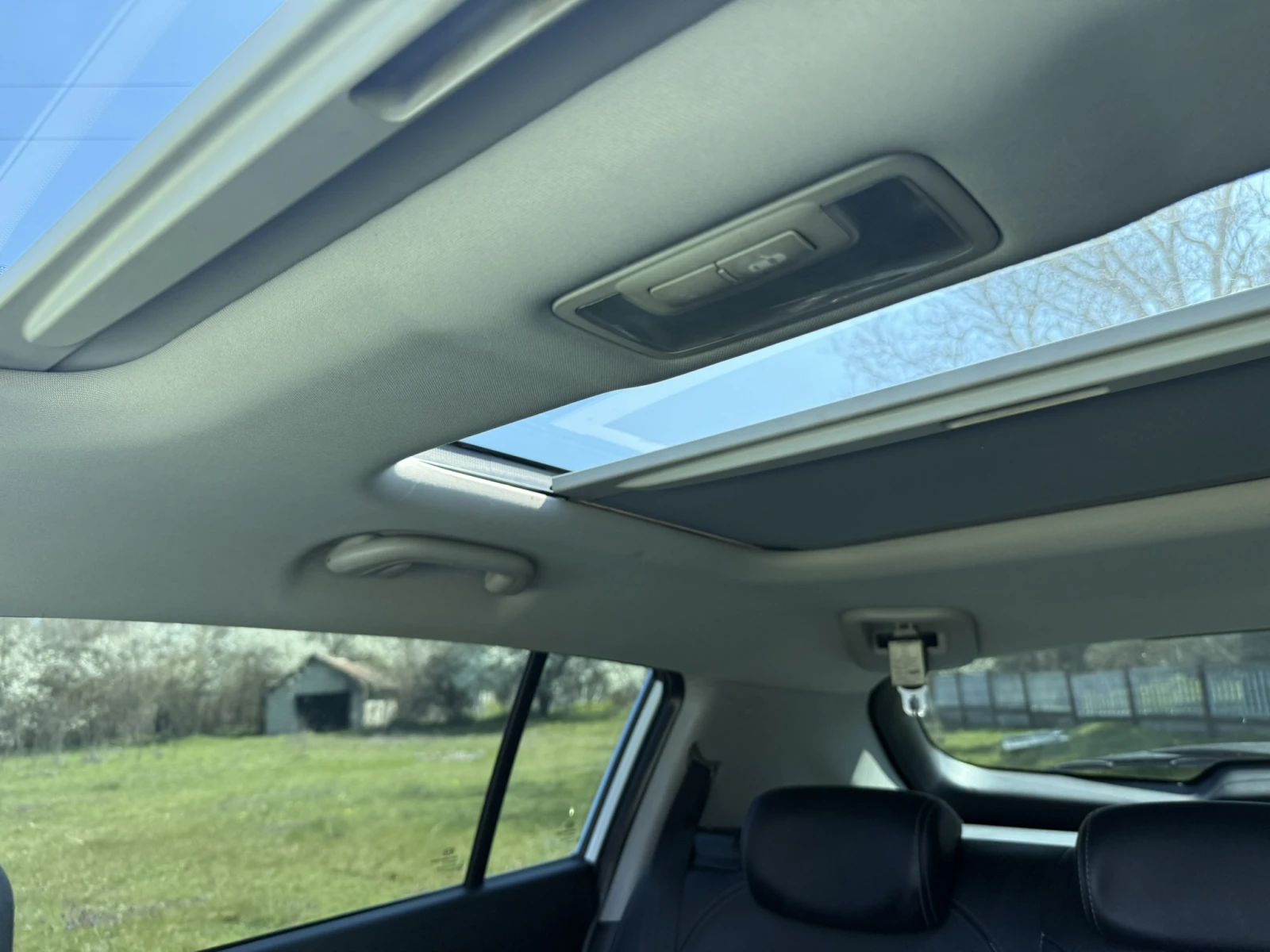 Kia Sportage 2.0 CRDi 184 к.с. Авт. 4x4 | нови гуми, снимка 10 - Автомобили и джипове - 54264640