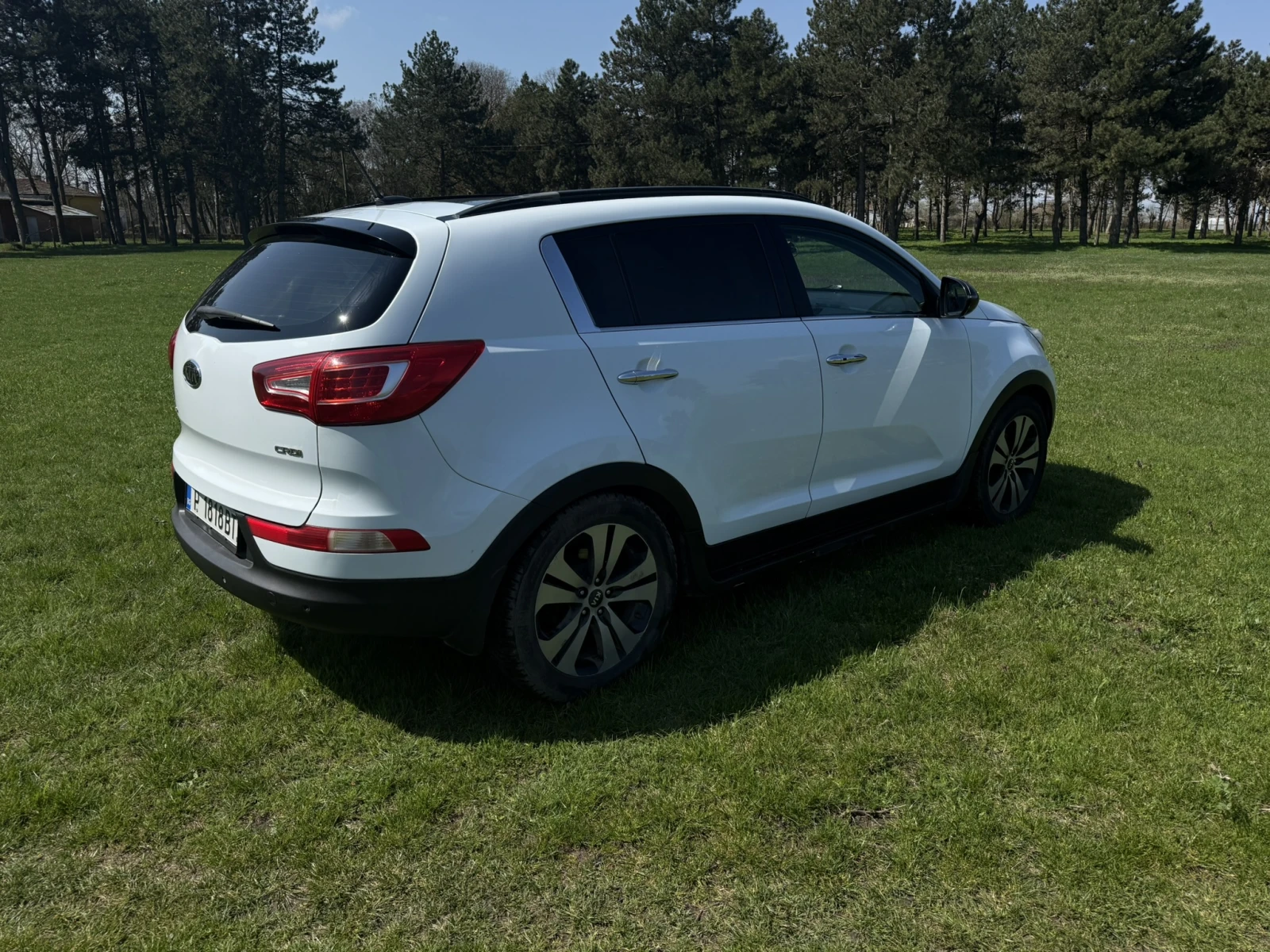 Kia Sportage 2.0 CRDi 184 к.с. Авт. 4x4 | нови гуми, снимка 2 - Автомобили и джипове - 54264640