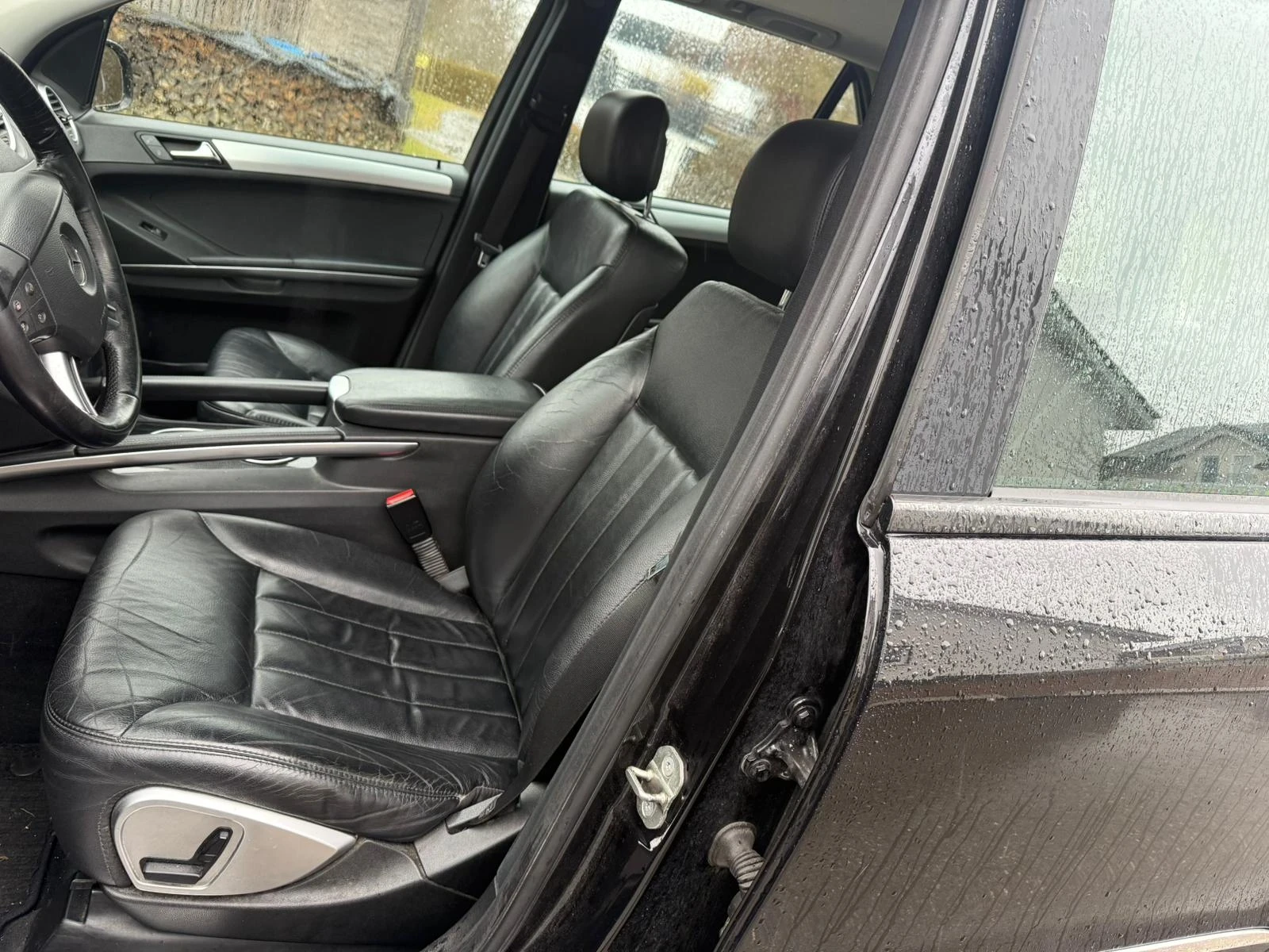 Mercedes-Benz ML 280 3.0 V6 190к.с на Пружини, снимка 9 - Автомобили и джипове - 54838648