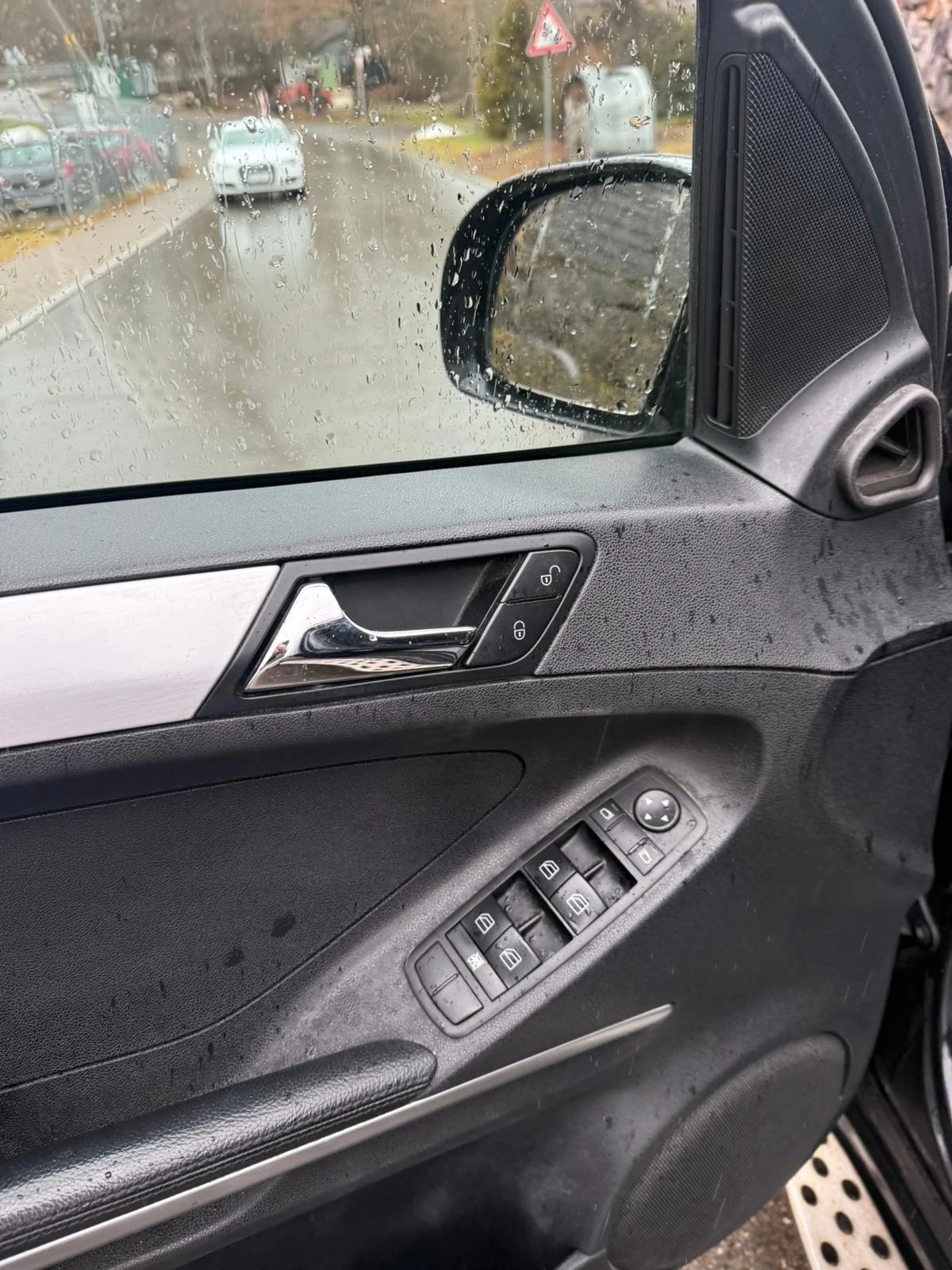 Mercedes-Benz ML 280 3.0 V6 190к.с на Пружини, снимка 13 - Автомобили и джипове - 54838648