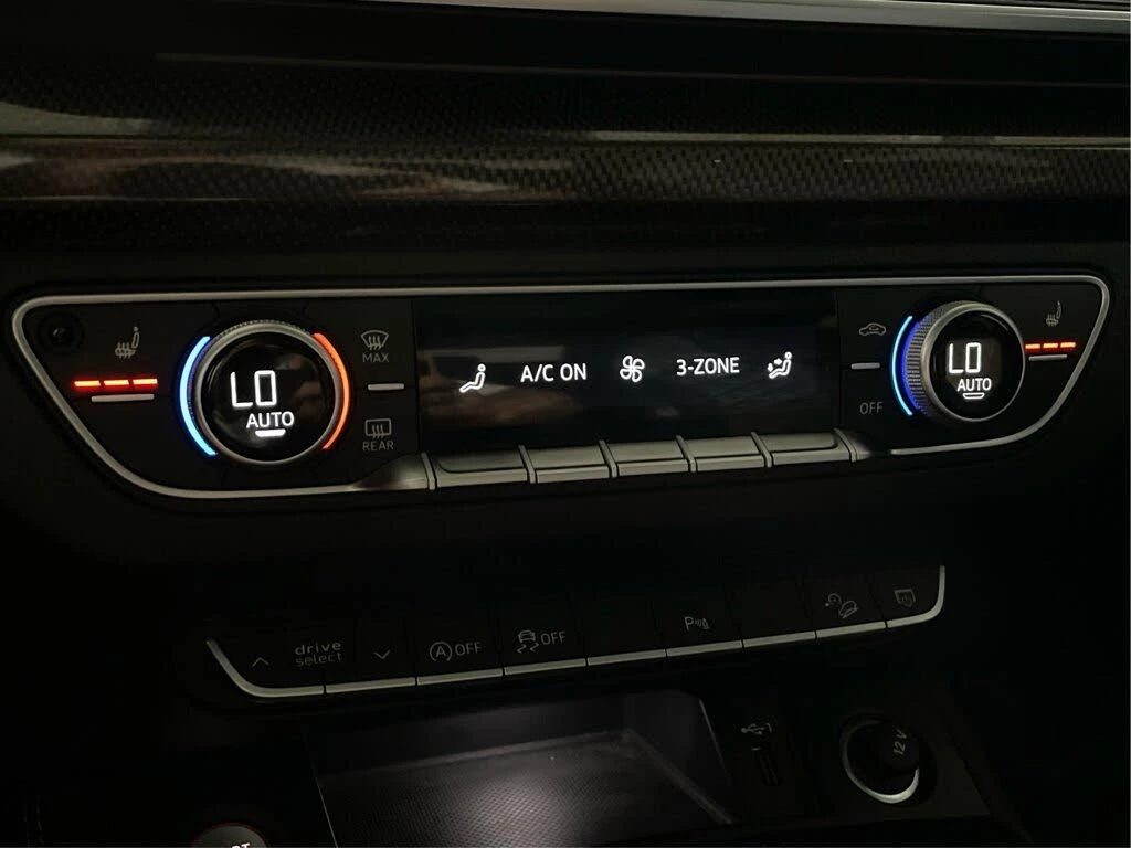 Audi SQ5 TECHNIK* B&O* BLACK OPTIC* DISTRONIC* 360* ПАНО, снимка 14 - Автомобили и джипове - 54917682