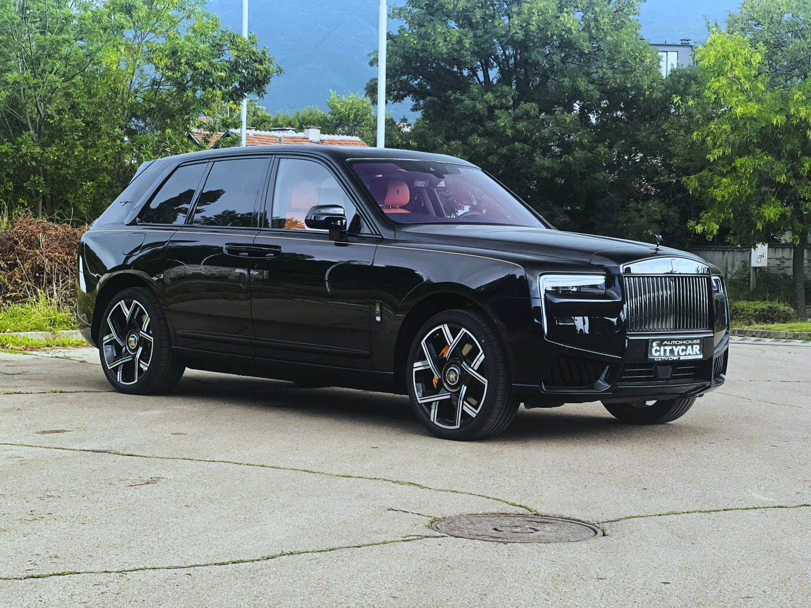 Rolls-Royce Cullinan BLACK BADGE/ SANCTUARY SEATS/ 4 SEATS/REAR THEATRE