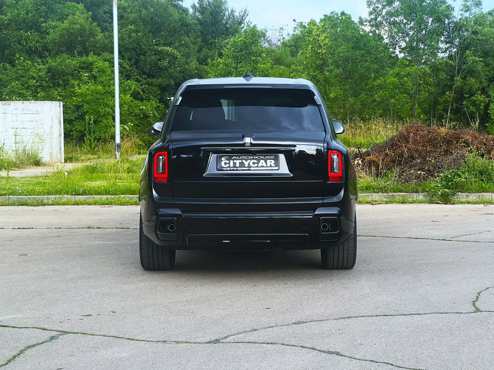 Rolls-Royce Cullinan BLACK BADGE/ SANCTUARY SEATS/ 4 SEATS/REAR THEATRE, снимка 5 - Автомобили и джипове - 55119716