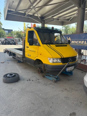     Mercedes-Benz 412