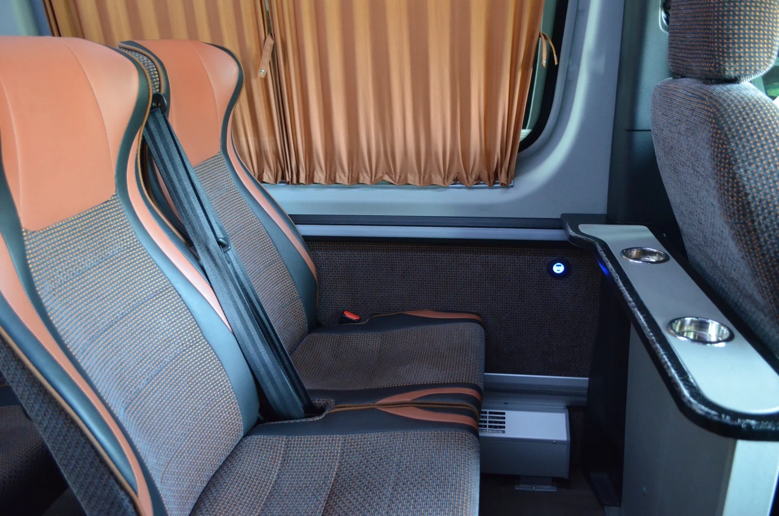 Mercedes-Benz Sprinter 516, снимка 6 - Бусове и автобуси - 55655053