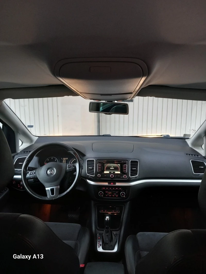 VW Sharan 2.0 TDI DSG, снимка 10 - Автомобили и джипове - 47552086