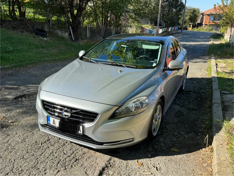 Volvo V40 D2, снимка 1 - Автомобили и джипове - 48501156