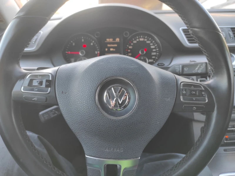 VW Passat 20TDI DSG navi, снимка 9 - Автомобили и джипове - 48512190