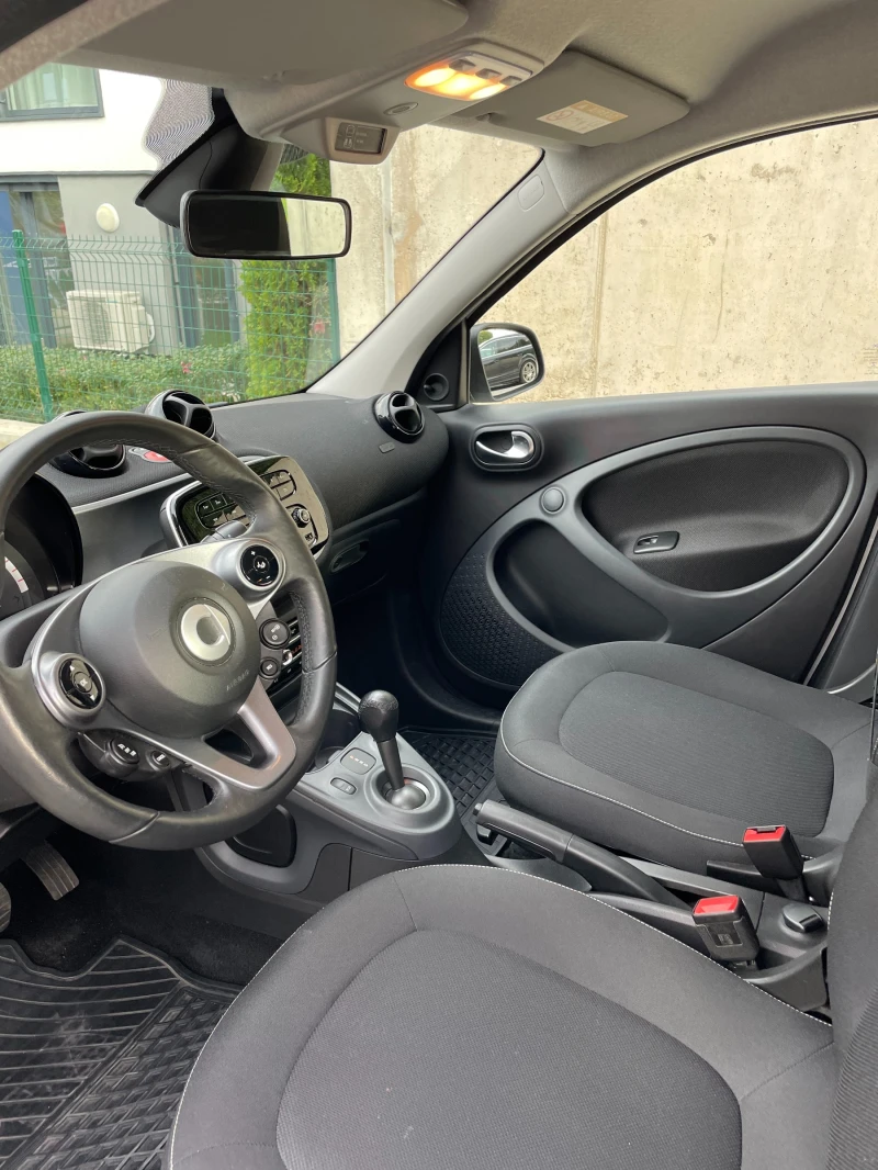 Smart Forfour, снимка 12 - Автомобили и джипове - 48675850