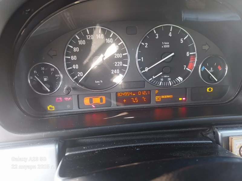 BMW 520, снимка 7 - Автомобили и джипове - 48781504