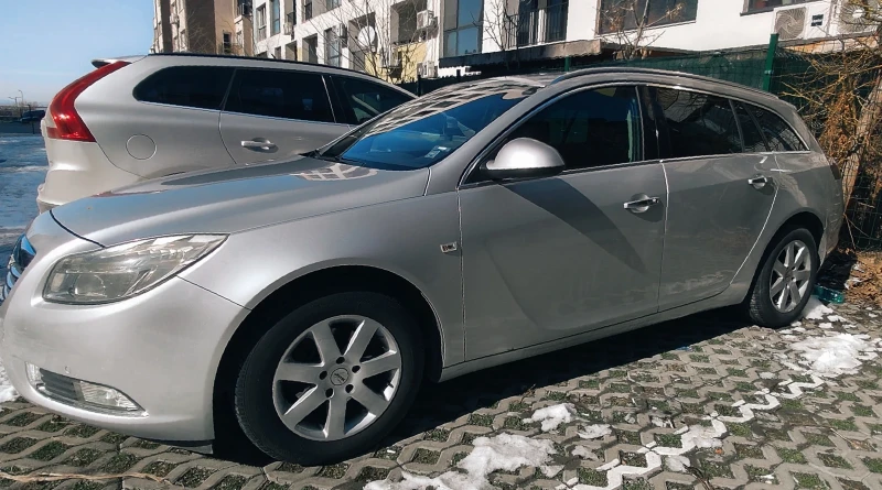 Opel Insignia 2.0 CDTI Sports Tourer (A), снимка 5 - Автомобили и джипове - 49291456