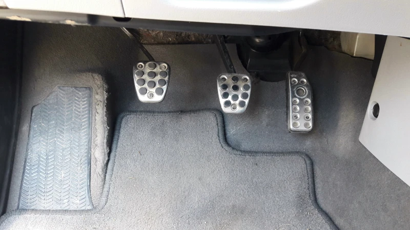 Honda Crz 1.5 iVTEC, снимка 12 - Автомобили и джипове - 51433079