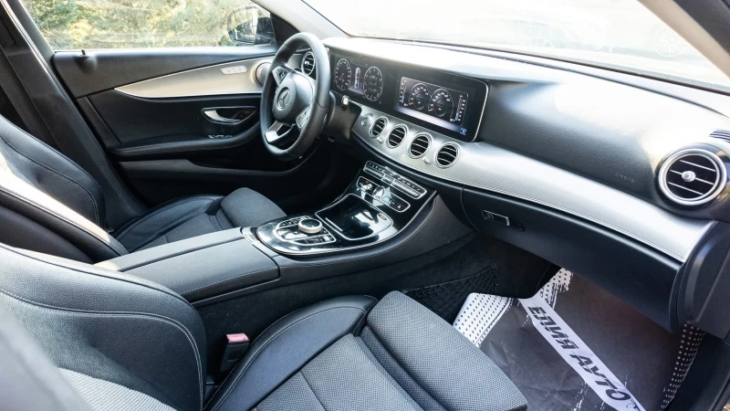 Mercedes-Benz E 220 D FULL AMG LINE ДИГИТАЛНО ТАБЛО ЛИЗИНГ 100%, снимка 15 - Автомобили и джипове - 51588993