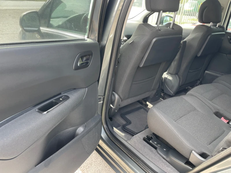 Peugeot 5008 2.0 HDI, 150 коня, 6 скорости, снимка 11 - Автомобили и джипове - 51606718