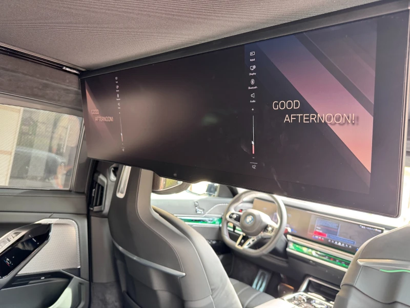 BMW 760 M760e Exec / Sky Lounge / TV / Bowers&Wilkins, снимка 9 - Автомобили и джипове - 52032346
