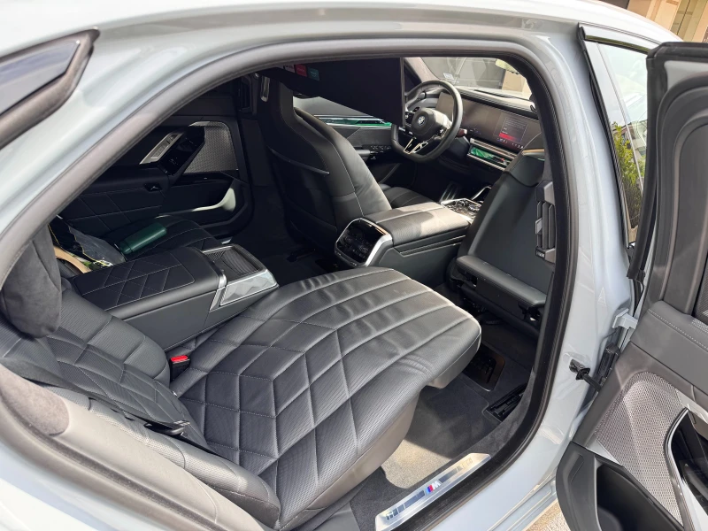 BMW 760 M760e Exec / Sky Lounge / TV / Bowers&Wilkins, снимка 11 - Автомобили и джипове - 52032346