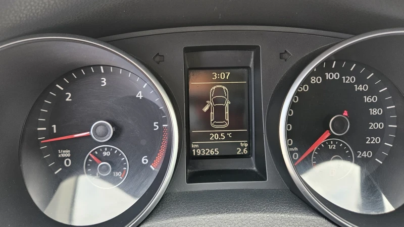 VW Golf 2.0 TDI , снимка 14 - Автомобили и джипове - 51916137