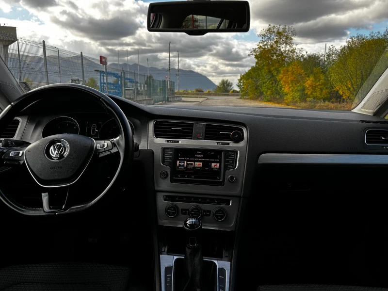 VW Golf 1.6 TDI, снимка 8 - Автомобили и джипове - 52021419