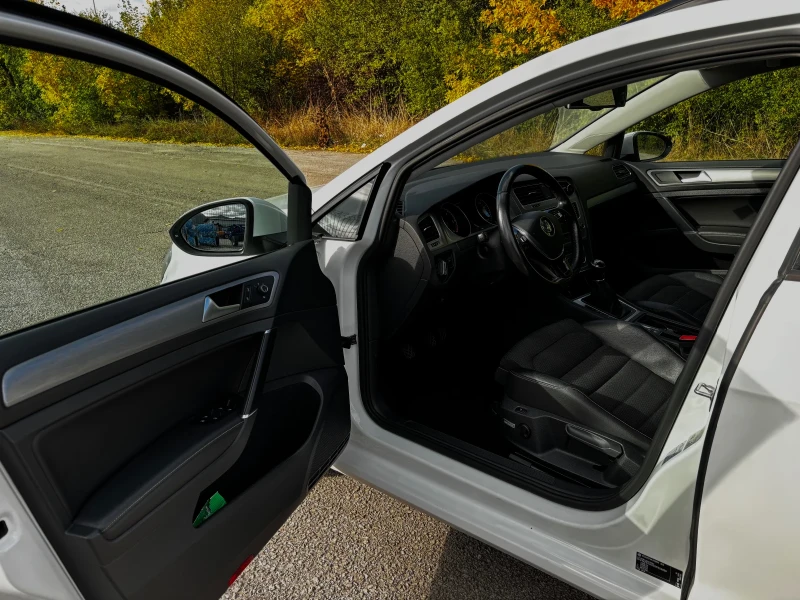 VW Golf 1.6 TDI, снимка 6 - Автомобили и джипове - 52021419