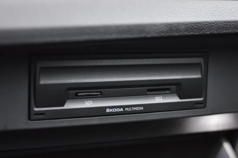 Skoda Superb 2.0TDI 190* Sportline* , снимка 8 - Автомобили и джипове - 53321720