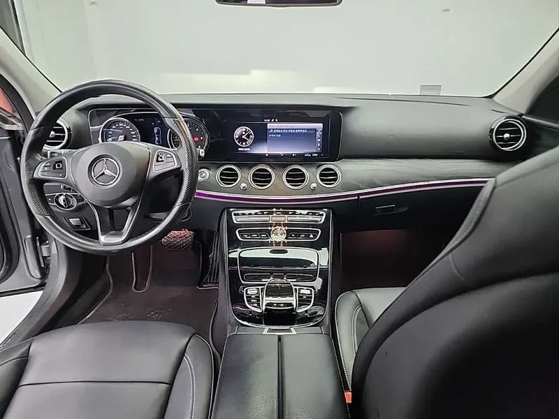 Mercedes-Benz E 220 Avantgarde, снимка 7 - Автомобили и джипове - 53075313