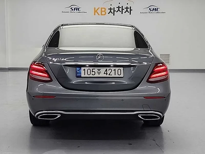 Mercedes-Benz E 220 Avantgarde, снимка 3 - Автомобили и джипове - 53075313