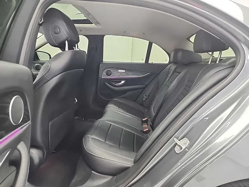 Mercedes-Benz E 220 Avantgarde, снимка 11 - Автомобили и джипове - 53075313