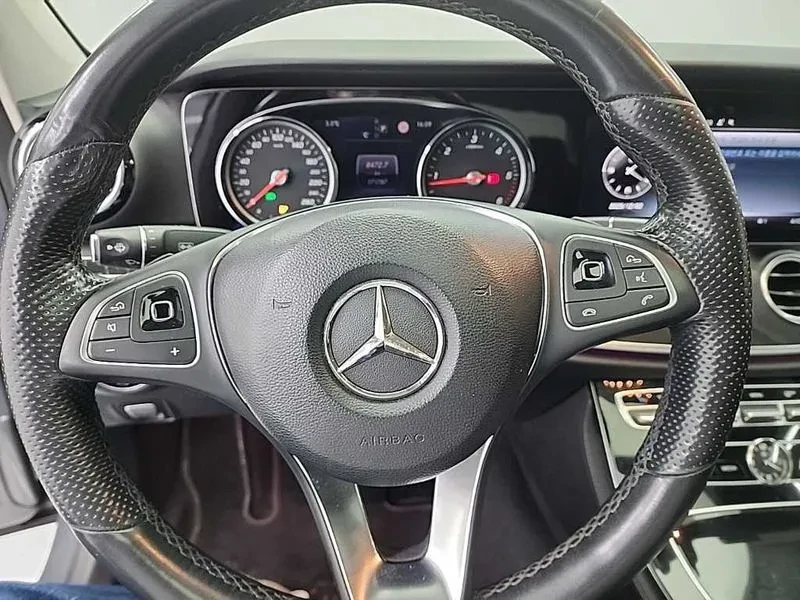 Mercedes-Benz E 220 Avantgarde, снимка 9 - Автомобили и джипове - 53075313