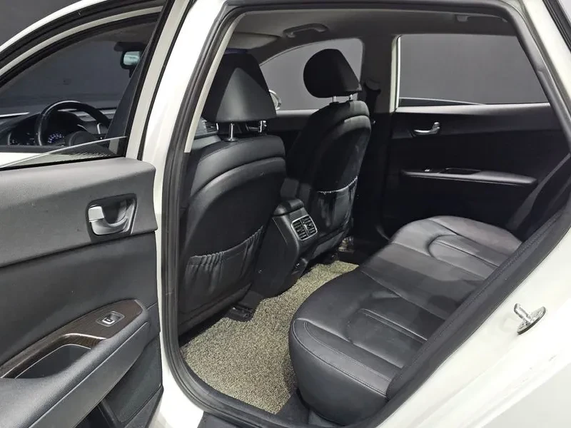 Kia K5 2.0, снимка 11 - Автомобили и джипове - 54262102