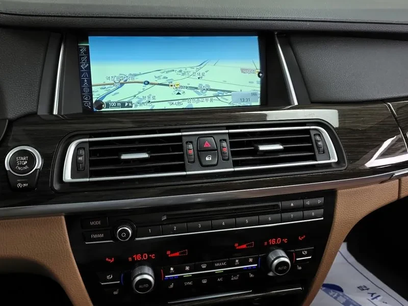 BMW 730 xDrive, снимка 14 - Автомобили и джипове - 55349346