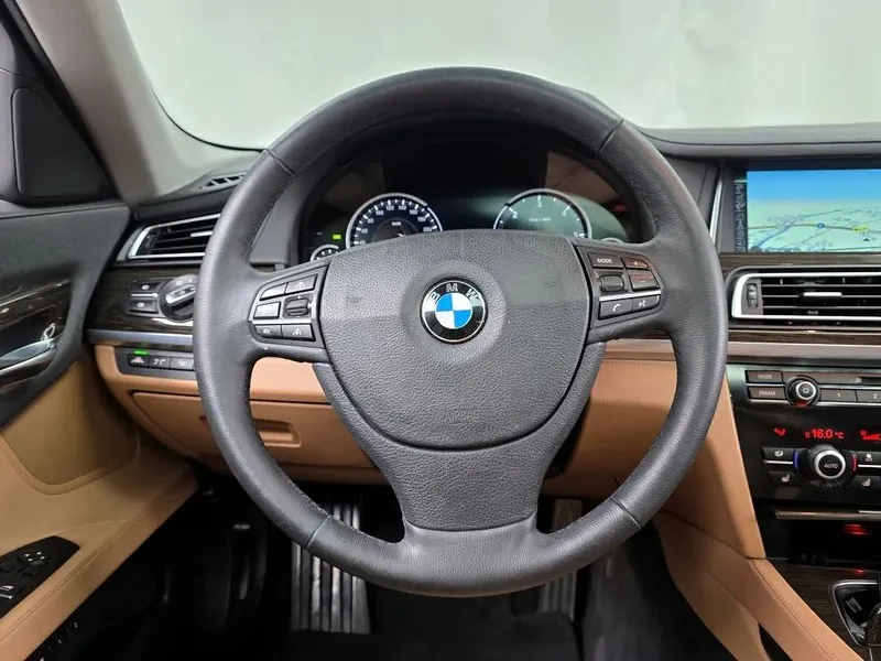 BMW 730 xDrive, снимка 13 - Автомобили и джипове - 55349346