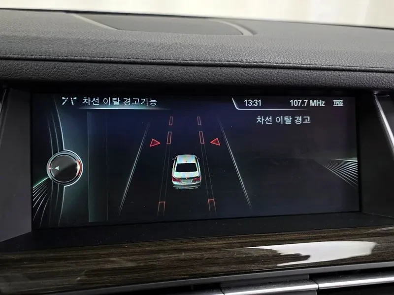 BMW 730 xDrive, снимка 16 - Автомобили и джипове - 55349346