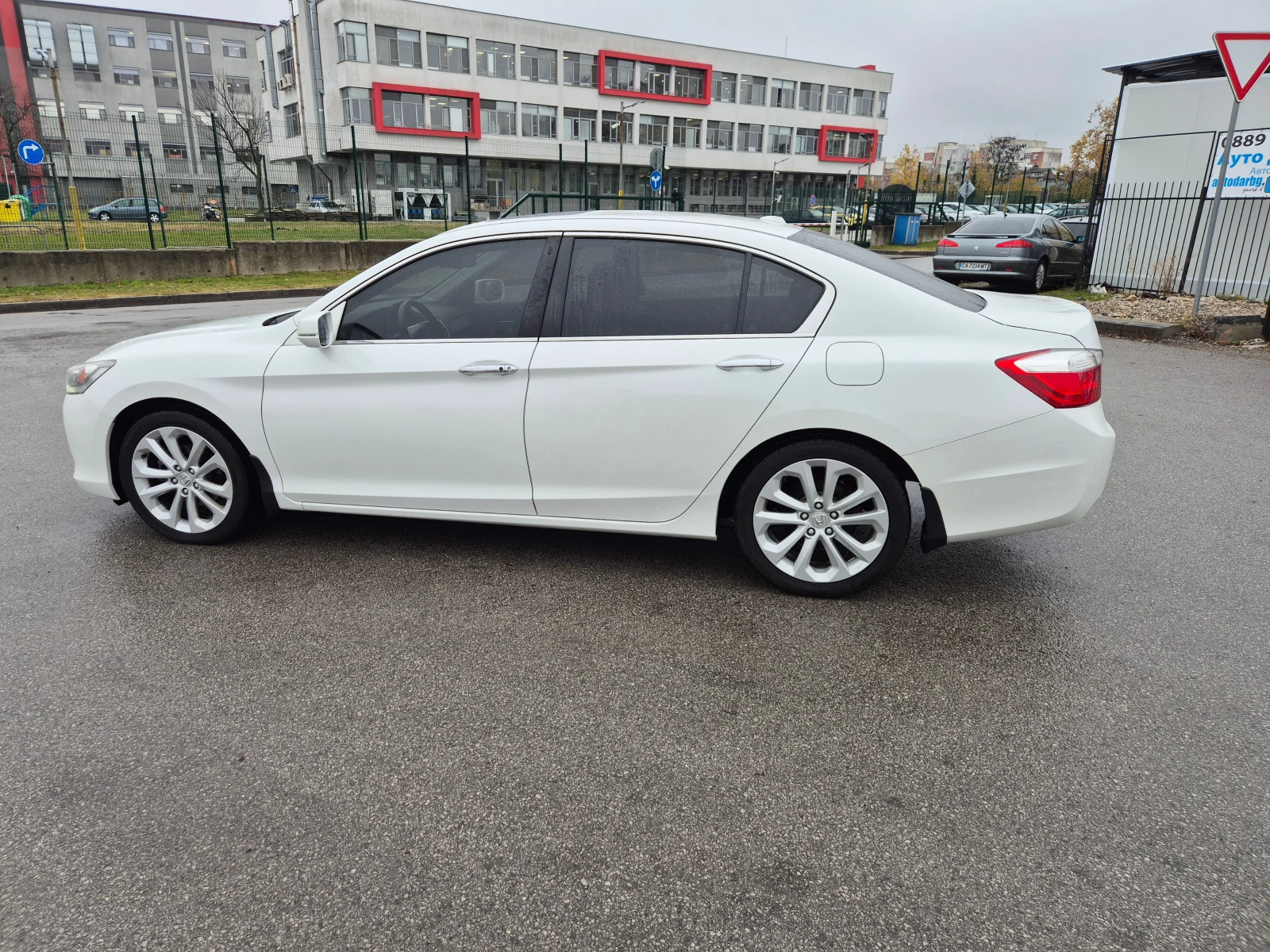 Honda Accord 2.4i Touring Автомат Кожа Навигация - изображение 7